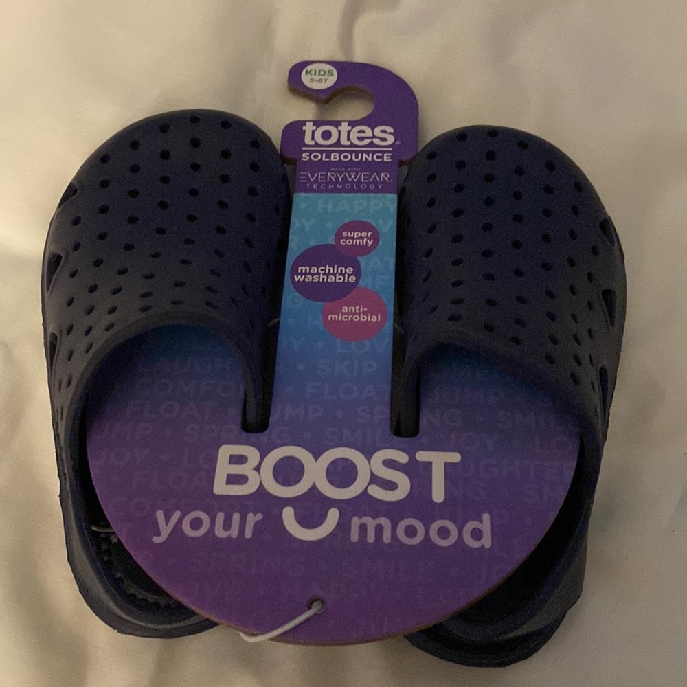 Kids toddler size sandals. Size 5-7 toddler